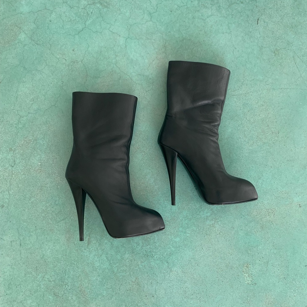 Giuseppe Zanotti Black Leather Booties
